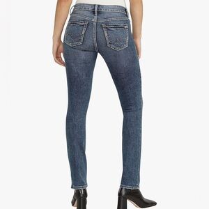 Silver Suki Mid Rise Straight Leg Women’s Jeans Size 26x31 Slight Distress NWT